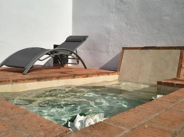 2 slaapkamer Appartement te koop in Constantina met zwembad - € 139.500 (Ref: 9983072)