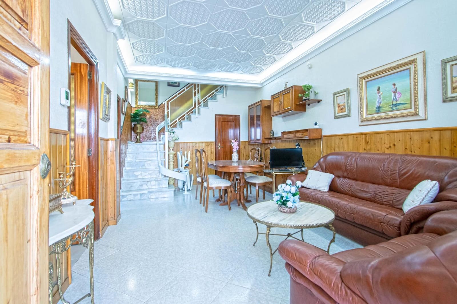 4 makuuhuone Omakotitalo myytävänä paikassa Sevilla kaupunki mukana 
autotalli - 595 000 € (Ref: 9985032)