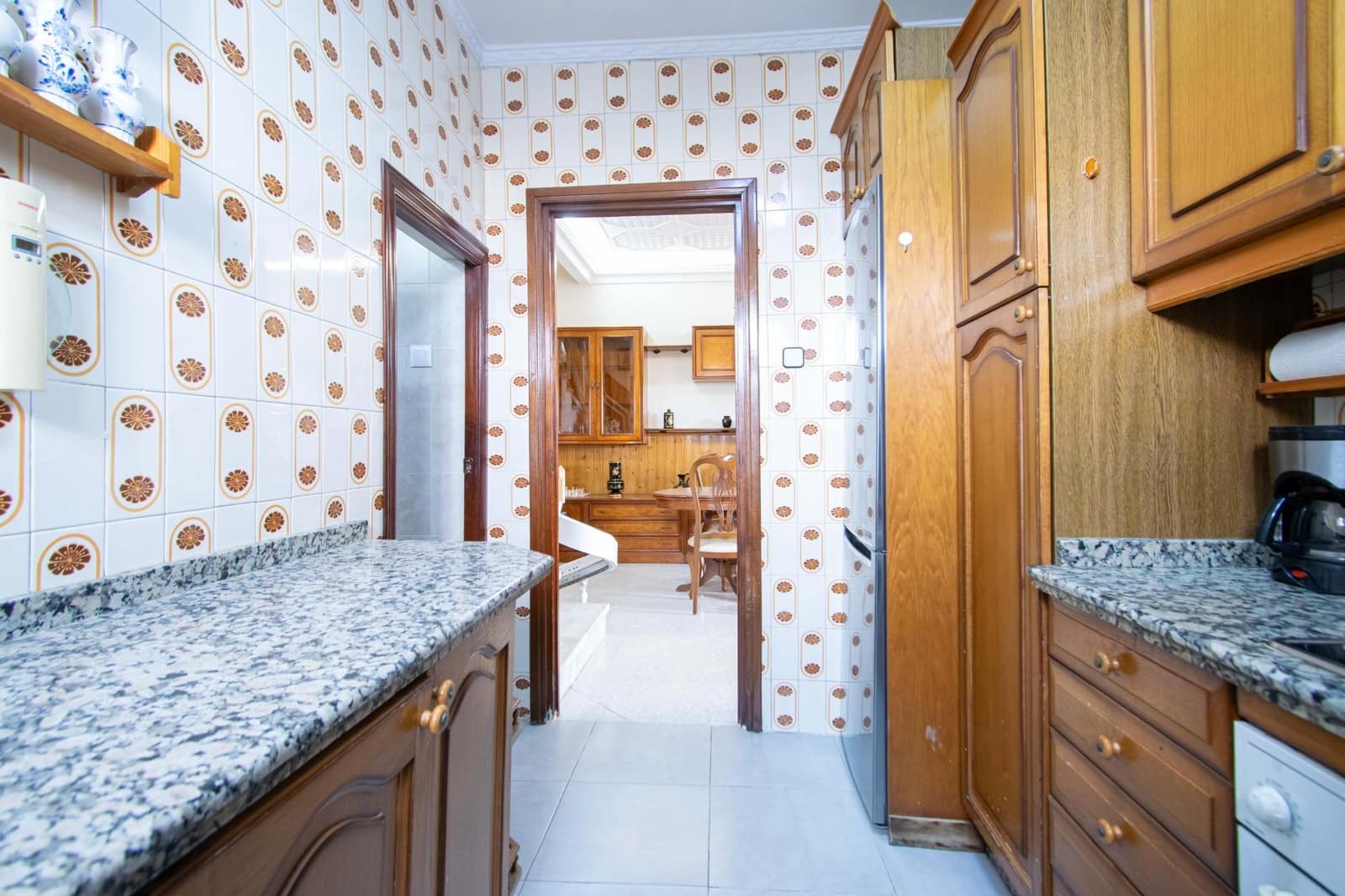 4 makuuhuone Omakotitalo myytävänä paikassa Sevilla kaupunki mukana 
autotalli - 595 000 € (Ref: 9985032)