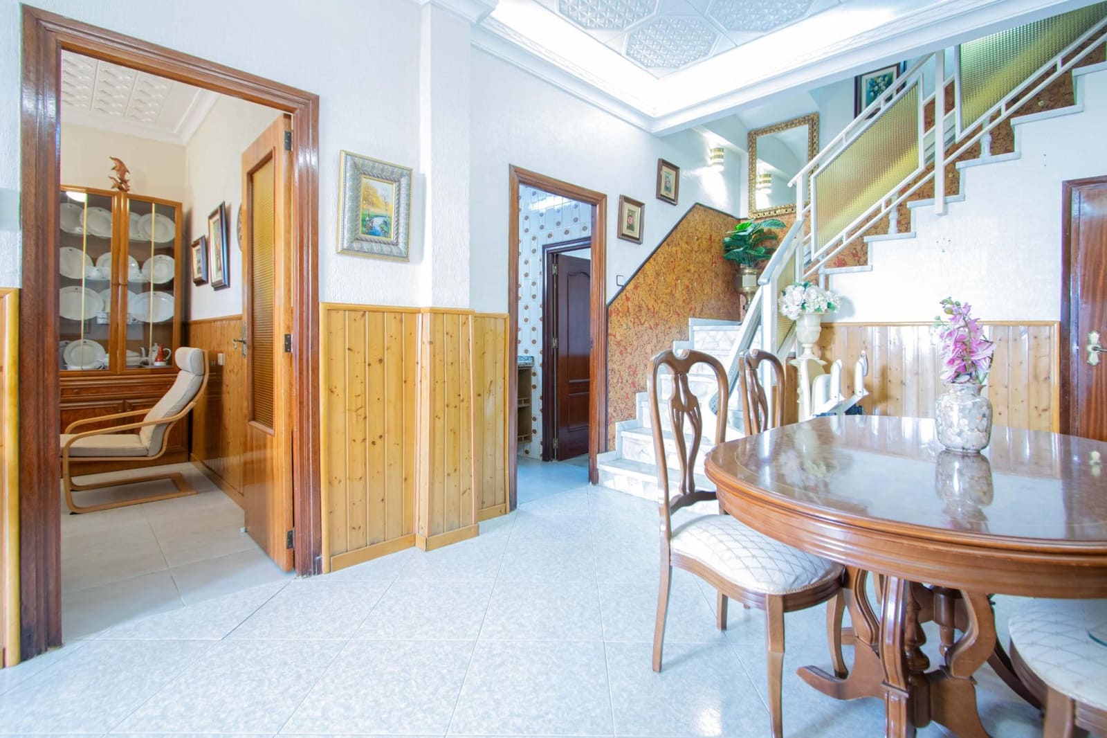 4 makuuhuone Omakotitalo myytävänä paikassa Sevilla kaupunki mukana 
autotalli - 595 000 € (Ref: 9985032)