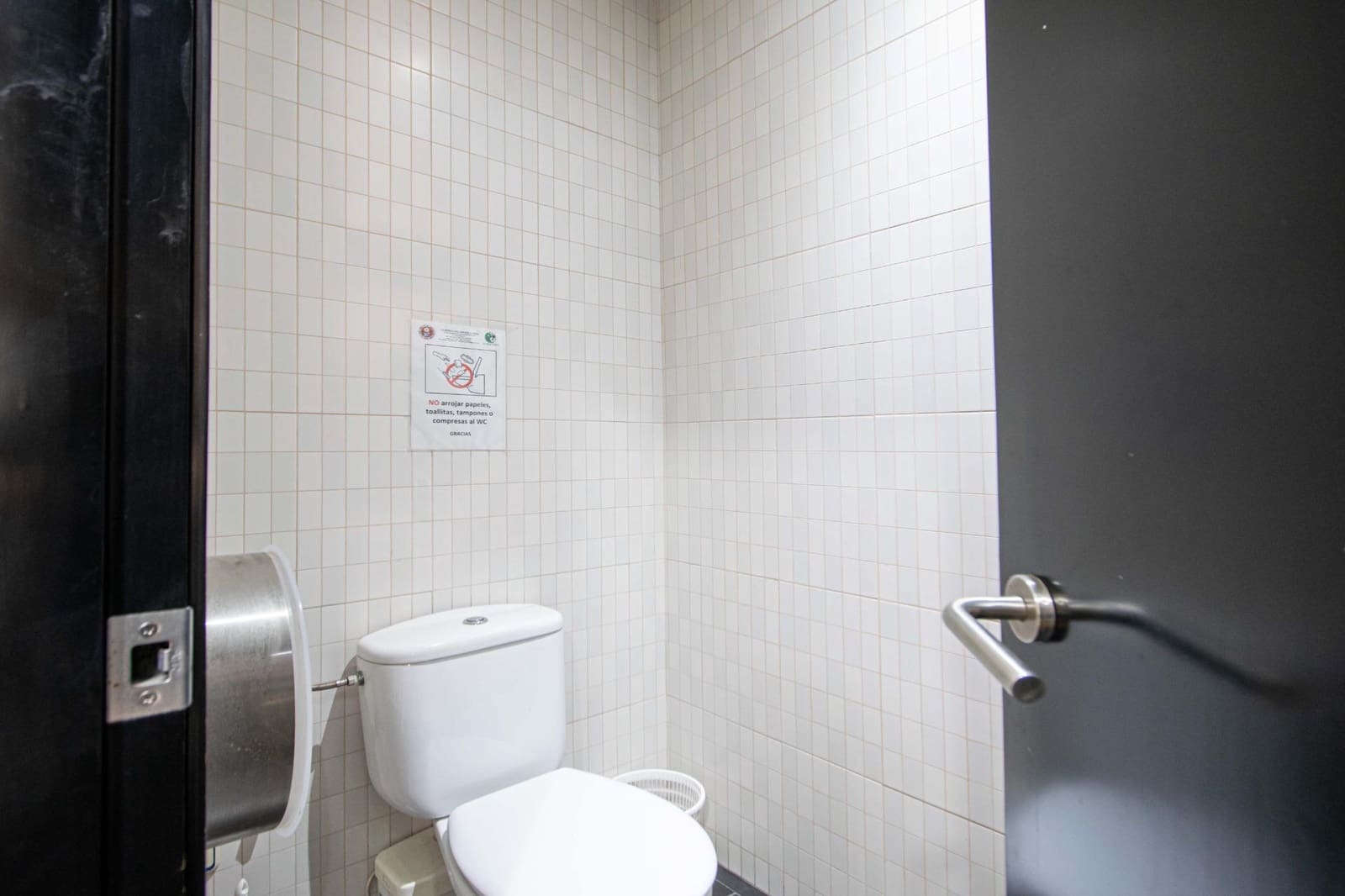 Erhverv til salg i San Juan de Aznalfarache - € 450.000 (Ref: 9990782)