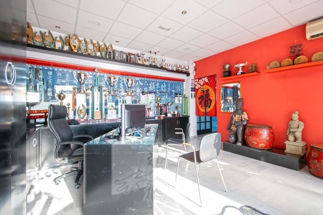 Erhverv til salg i San Juan de Aznalfarache - € 450.000 (Ref: 9990782)