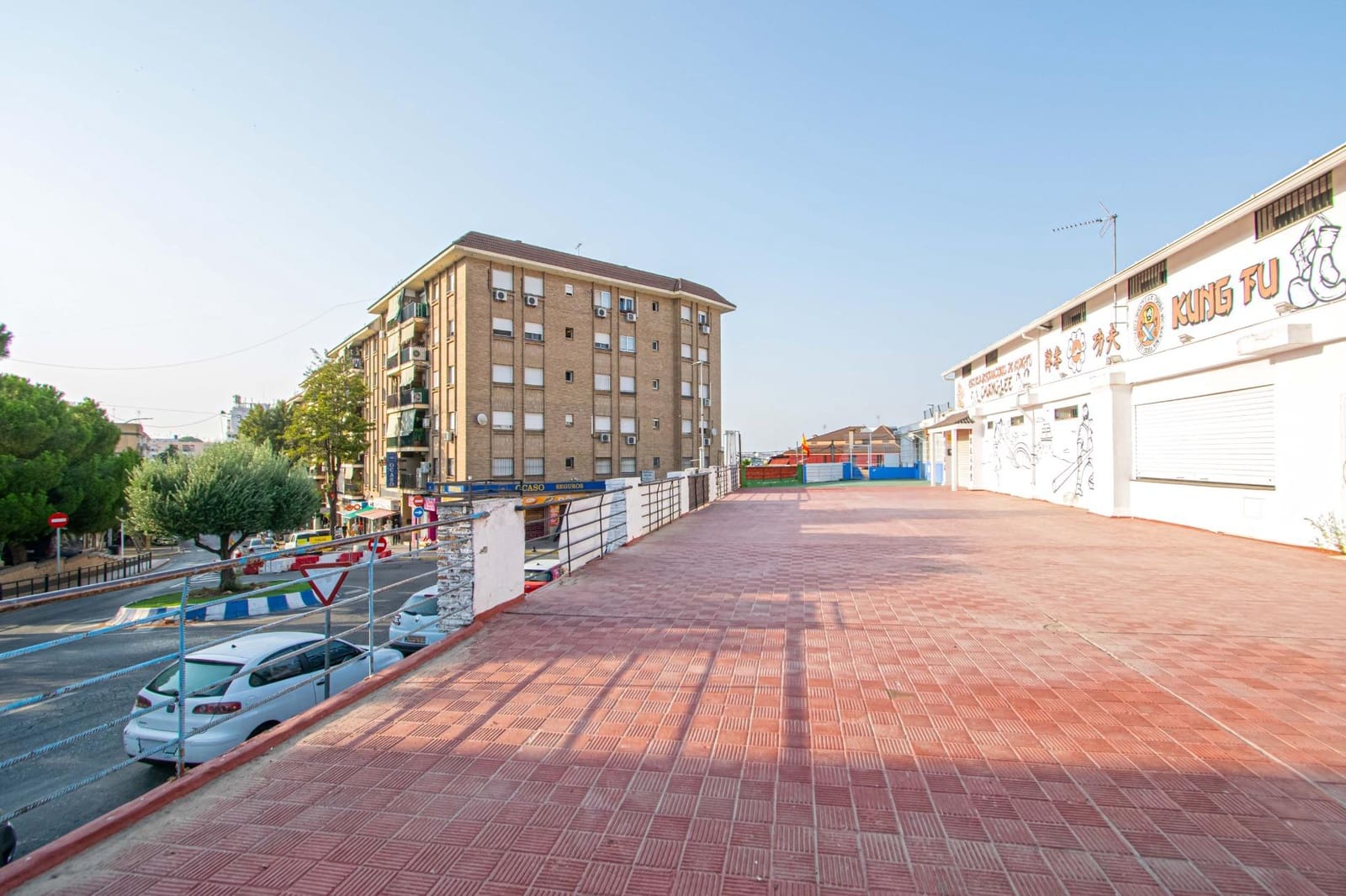 Erhverv til salg i San Juan de Aznalfarache - € 450.000 (Ref: 9990782)