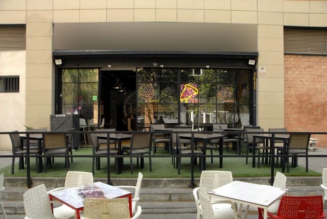 Commercieel te huur in Sevilla stad - € 2.930 (Ref: 9998870)