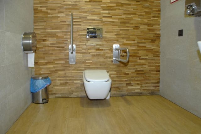 Commercieel te huur in Sevilla stad - € 2.930 (Ref: 9998870)