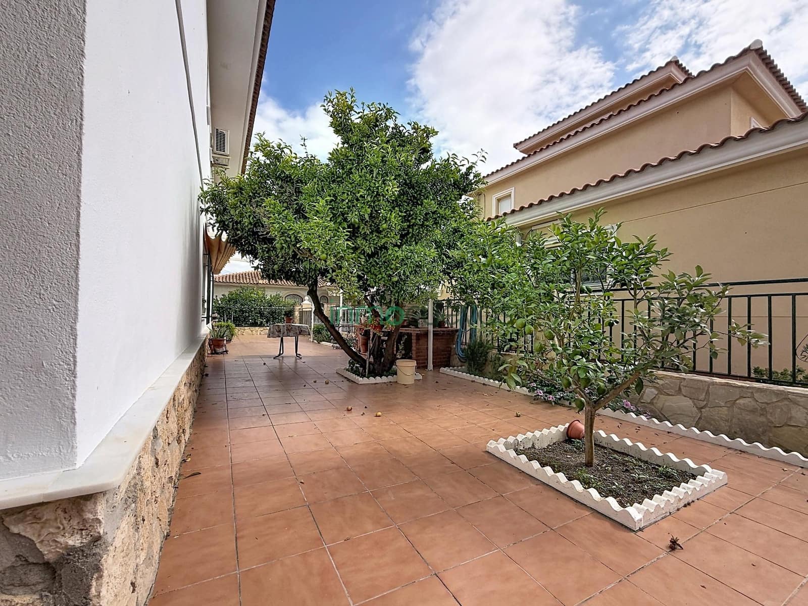 3 bedroom Villa for sale in Cuevas del Almanzora with garage - € 259,000 (Ref: 10155376)