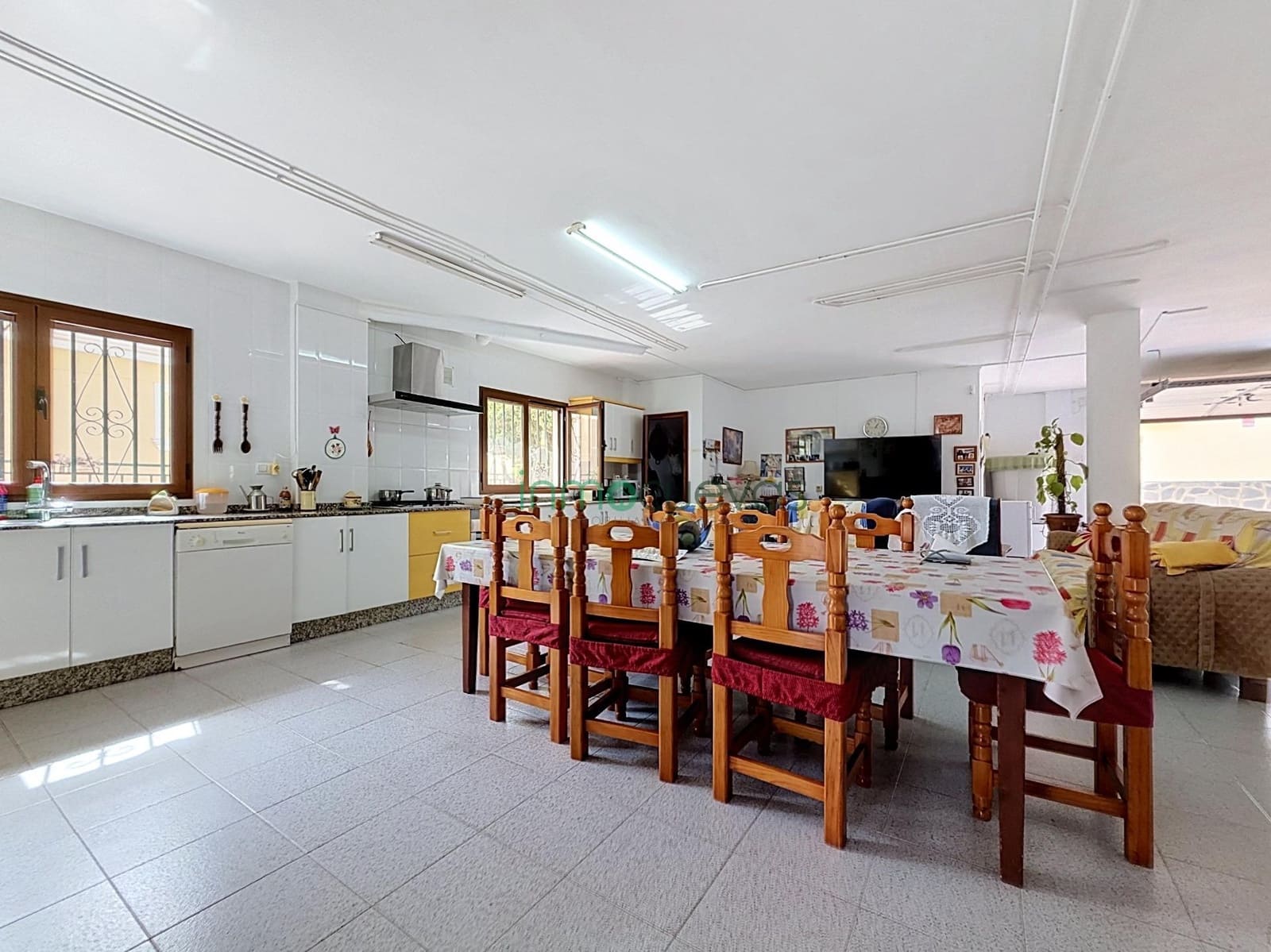 3 bedroom Villa for sale in Cuevas del Almanzora with garage - € 259,000 (Ref: 10155376)