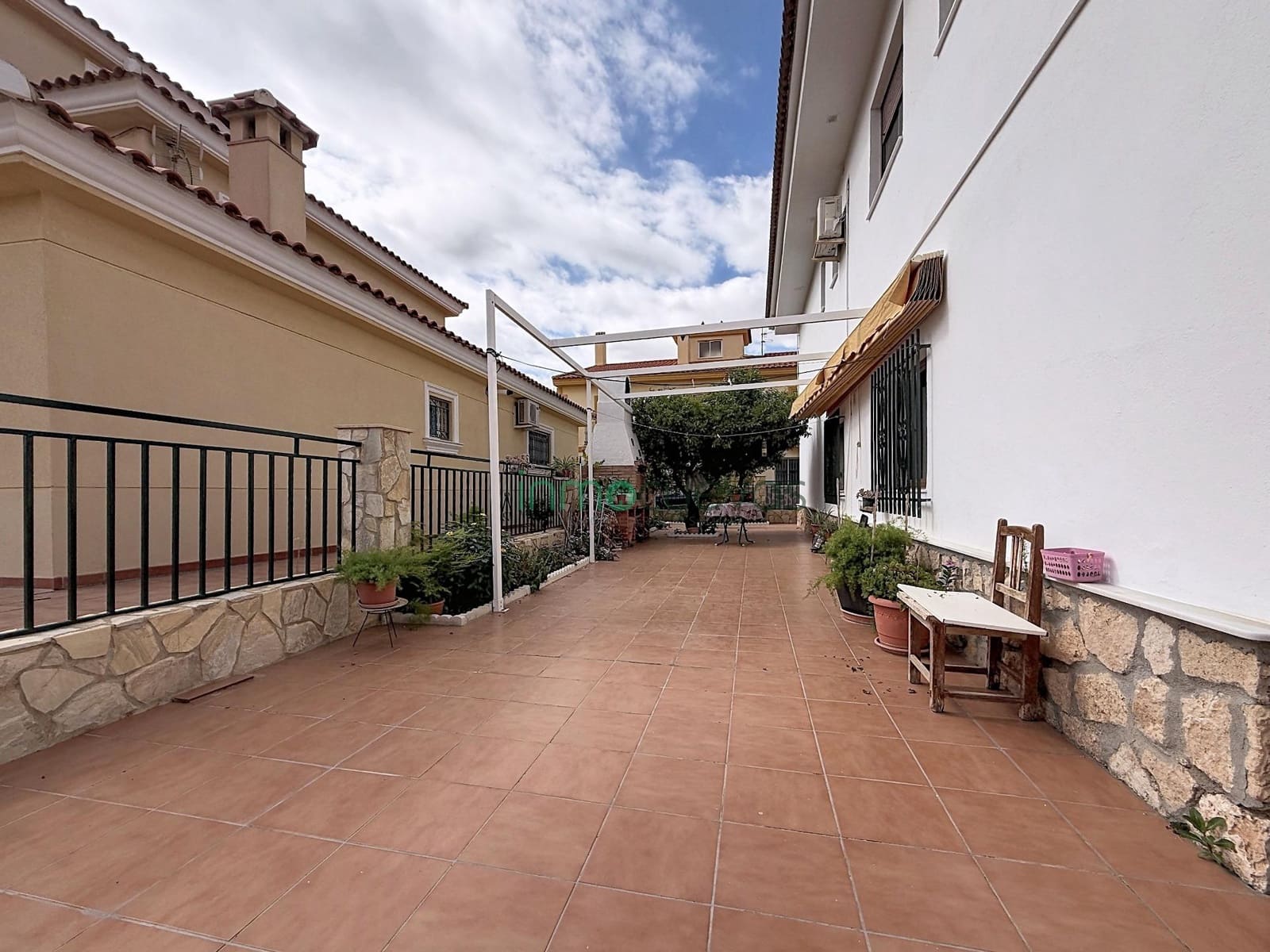 3 bedroom Villa for sale in Cuevas del Almanzora with garage - € 259,000 (Ref: 10155376)