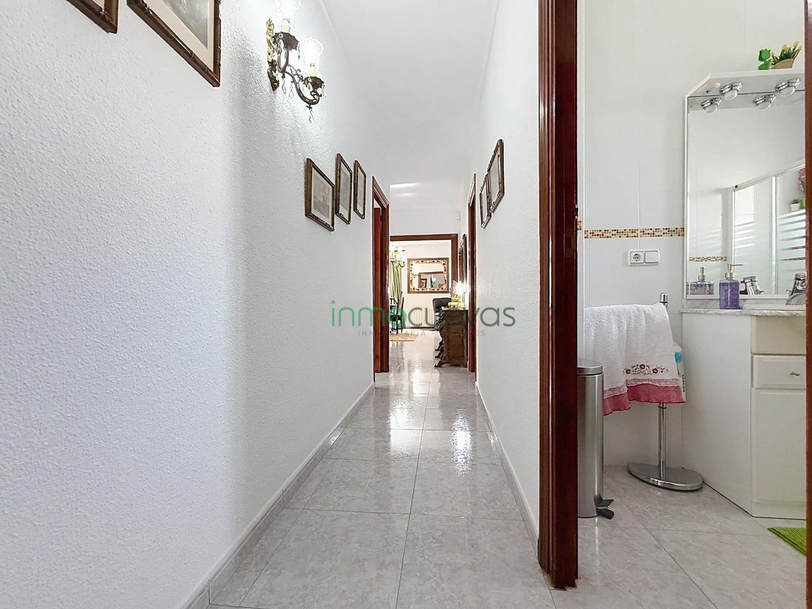 3 bedroom Villa for sale in Cuevas del Almanzora with garage - € 259,000 (Ref: 10155376)