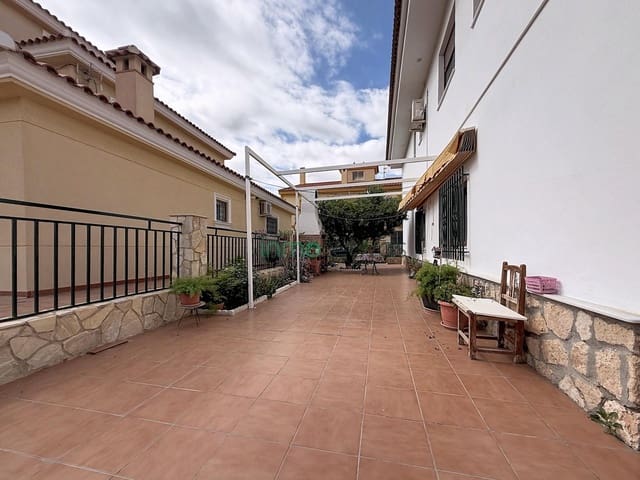 3 soveværelse Villa til salg i Cuevas del Almanzora med garage - € 259.000 (Ref: 10155376)