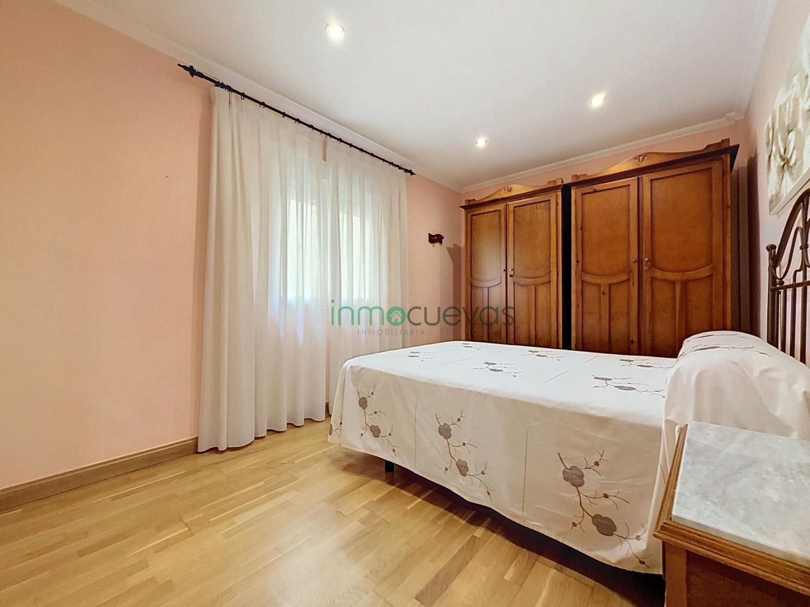 5 bedroom Flat for sale in Cuevas del Almanzora - € 160,000 (Ref: 10159824)