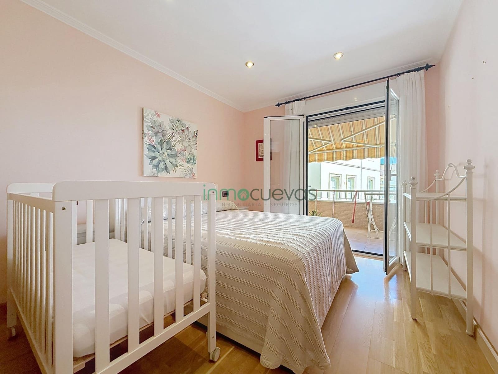 5 bedroom Flat for sale in Cuevas del Almanzora - € 160,000 (Ref: 10159824)