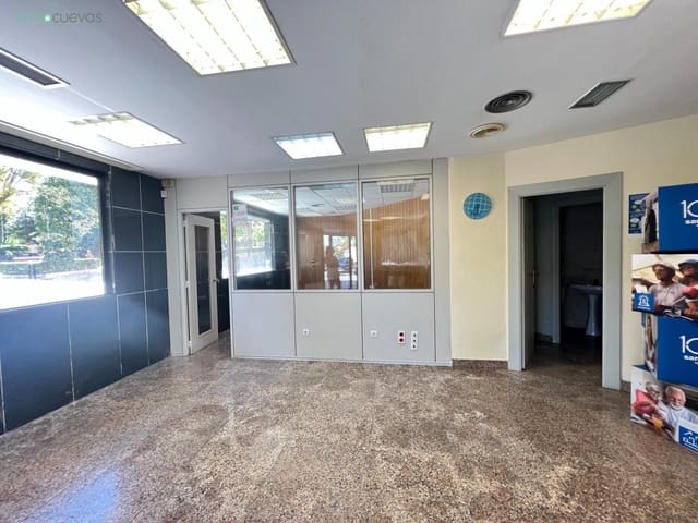 Kontor till salu i Baza med garage - 120 000 € (Ref: 7824542)