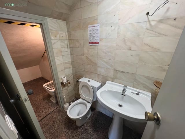 Kontor till salu i Baza med garage - 120 000 € (Ref: 7824542)