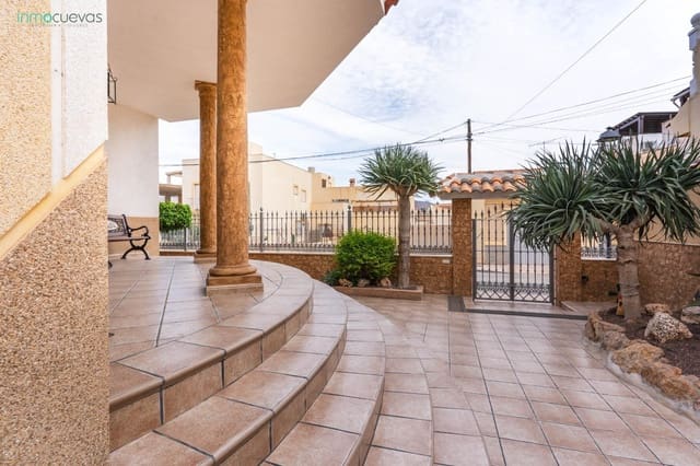 5 makuuhuone Huvila myytävänä paikassa Cuevas del Almanzora mukana uima-altaan - 365 000 € (Ref: 8584651)