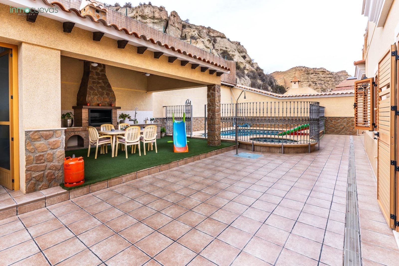 5 makuuhuone Huvila myytävänä paikassa Cuevas del Almanzora mukana uima-altaan - 365 000 € (Ref: 8584651)
