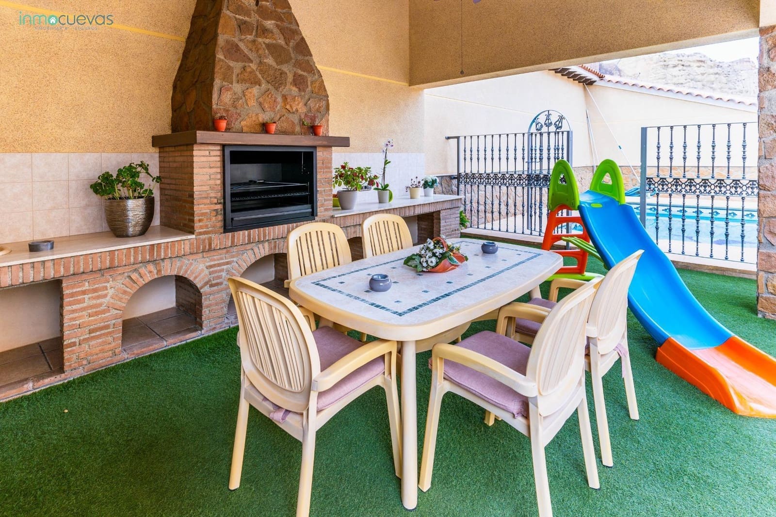 5 makuuhuone Huvila myytävänä paikassa Cuevas del Almanzora mukana uima-altaan - 365 000 € (Ref: 8584651)