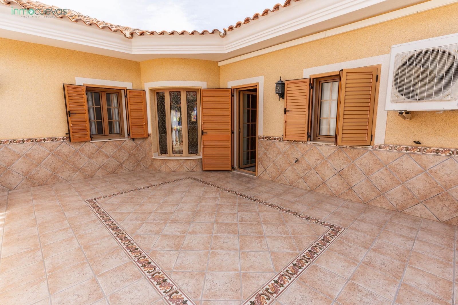 5 makuuhuone Huvila myytävänä paikassa Cuevas del Almanzora mukana uima-altaan - 365 000 € (Ref: 8584651)