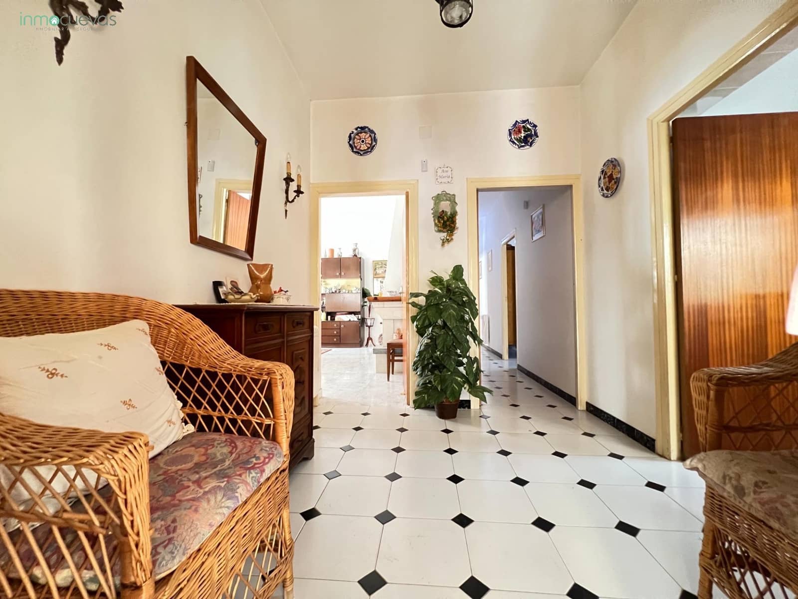 4 bedroom Villa for sale in Cuevas del Almanzora - € 350,000 (Ref: 8636734)