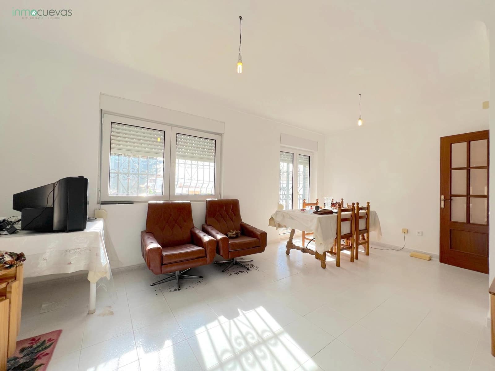 5 bedroom Villa for sale in Cuevas del Almanzora with garage - € 140,000 (Ref: 8907422)