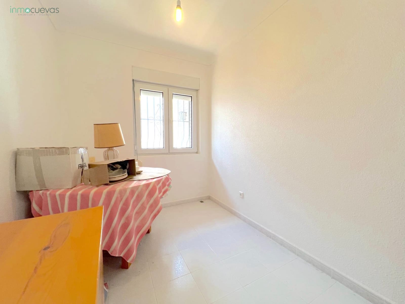 5 bedroom Villa for sale in Cuevas del Almanzora with garage - € 140,000 (Ref: 8907422)