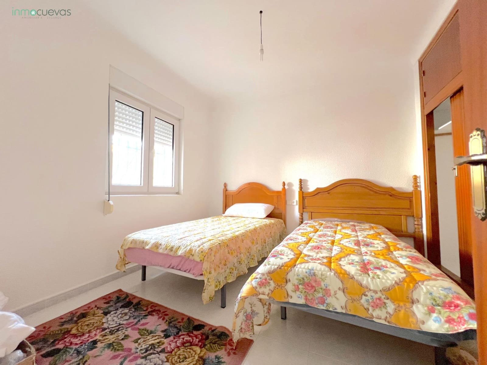 5 bedroom Villa for sale in Cuevas del Almanzora with garage - € 140,000 (Ref: 8907422)