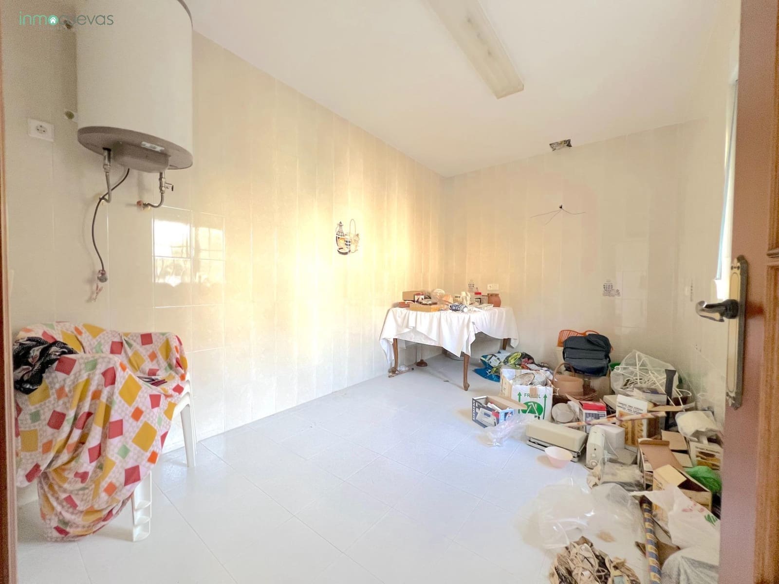 5 bedroom Villa for sale in Cuevas del Almanzora with garage - € 140,000 (Ref: 8907422)