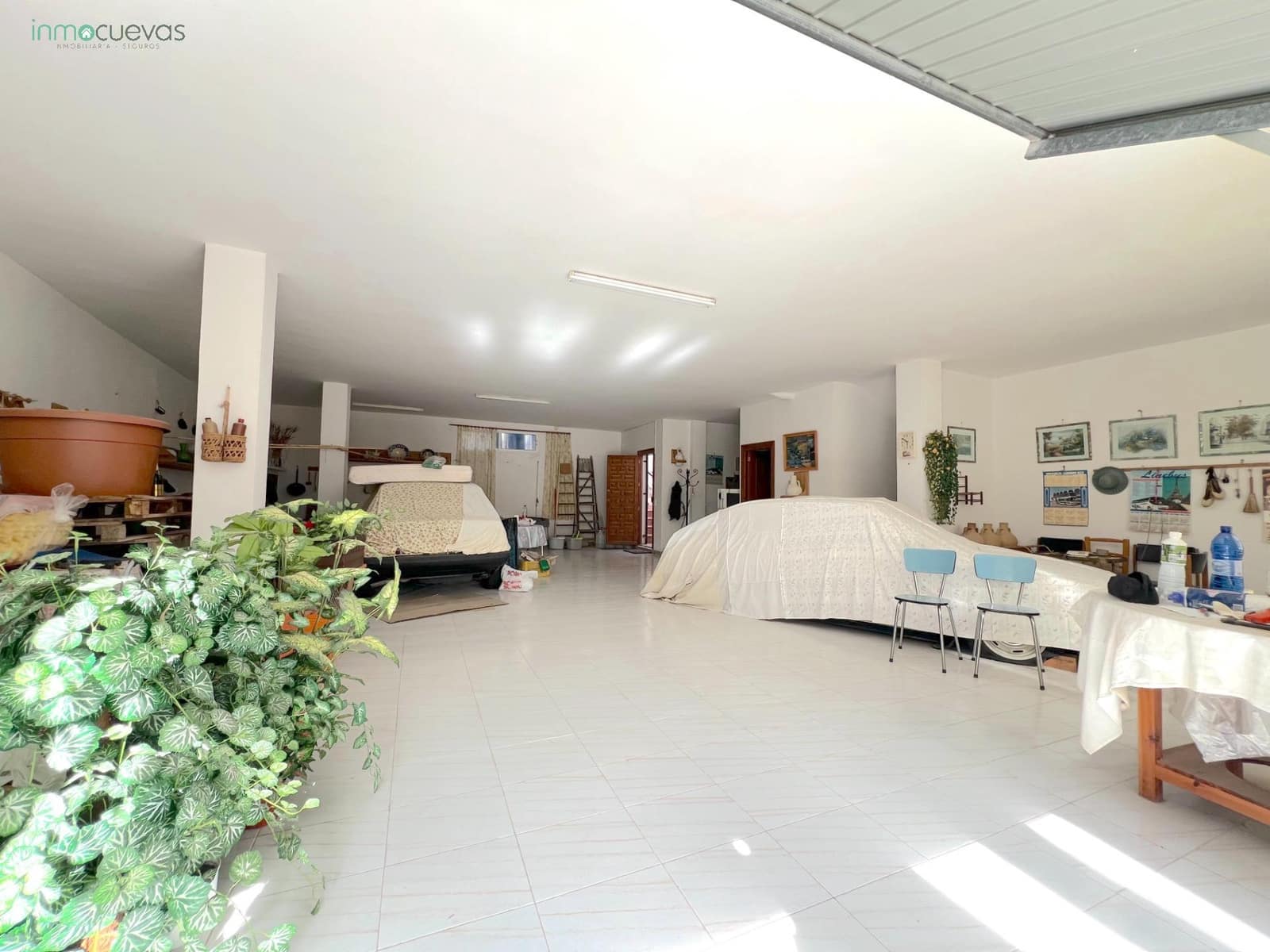 5 bedroom Villa for sale in Cuevas del Almanzora with garage - € 140,000 (Ref: 8907422)