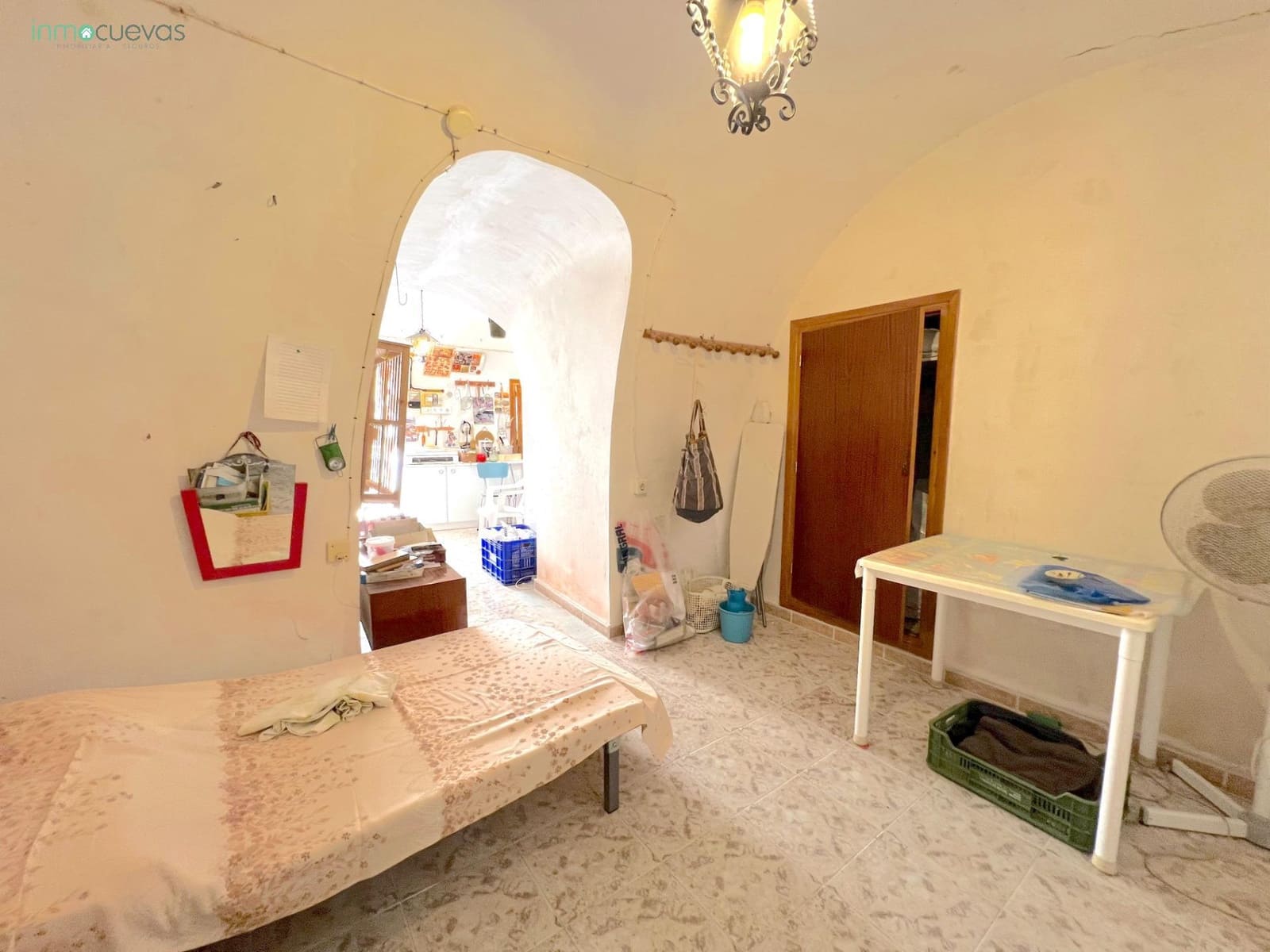 5 bedroom Villa for sale in Cuevas del Almanzora with garage - € 140,000 (Ref: 8907422)