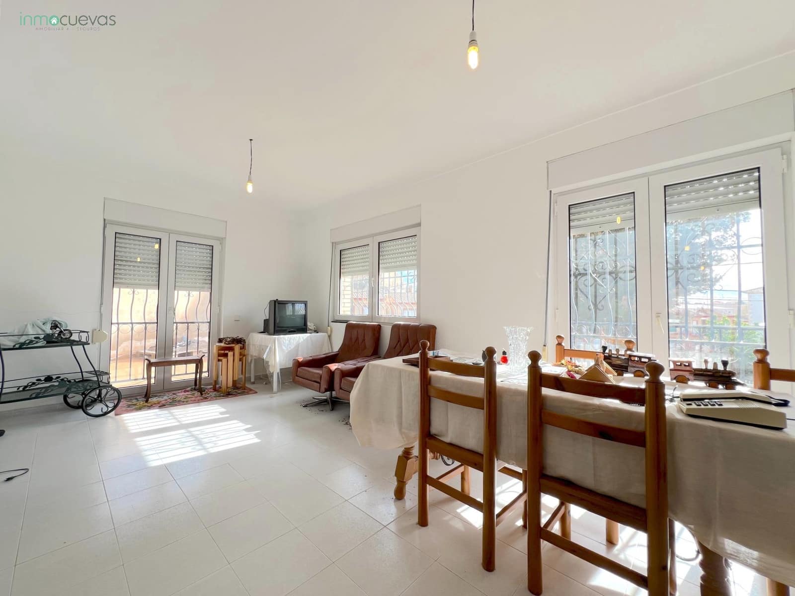 5 bedroom Villa for sale in Cuevas del Almanzora with garage - € 140,000 (Ref: 8907422)