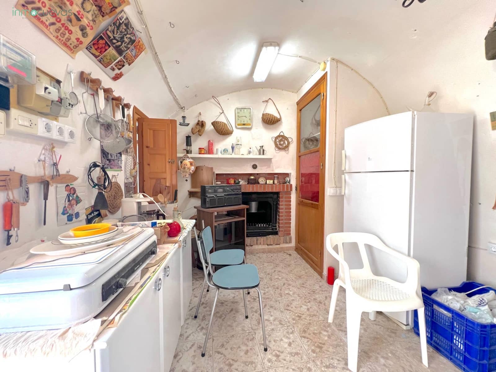 5 bedroom Villa for sale in Cuevas del Almanzora with garage - € 140,000 (Ref: 8907422)