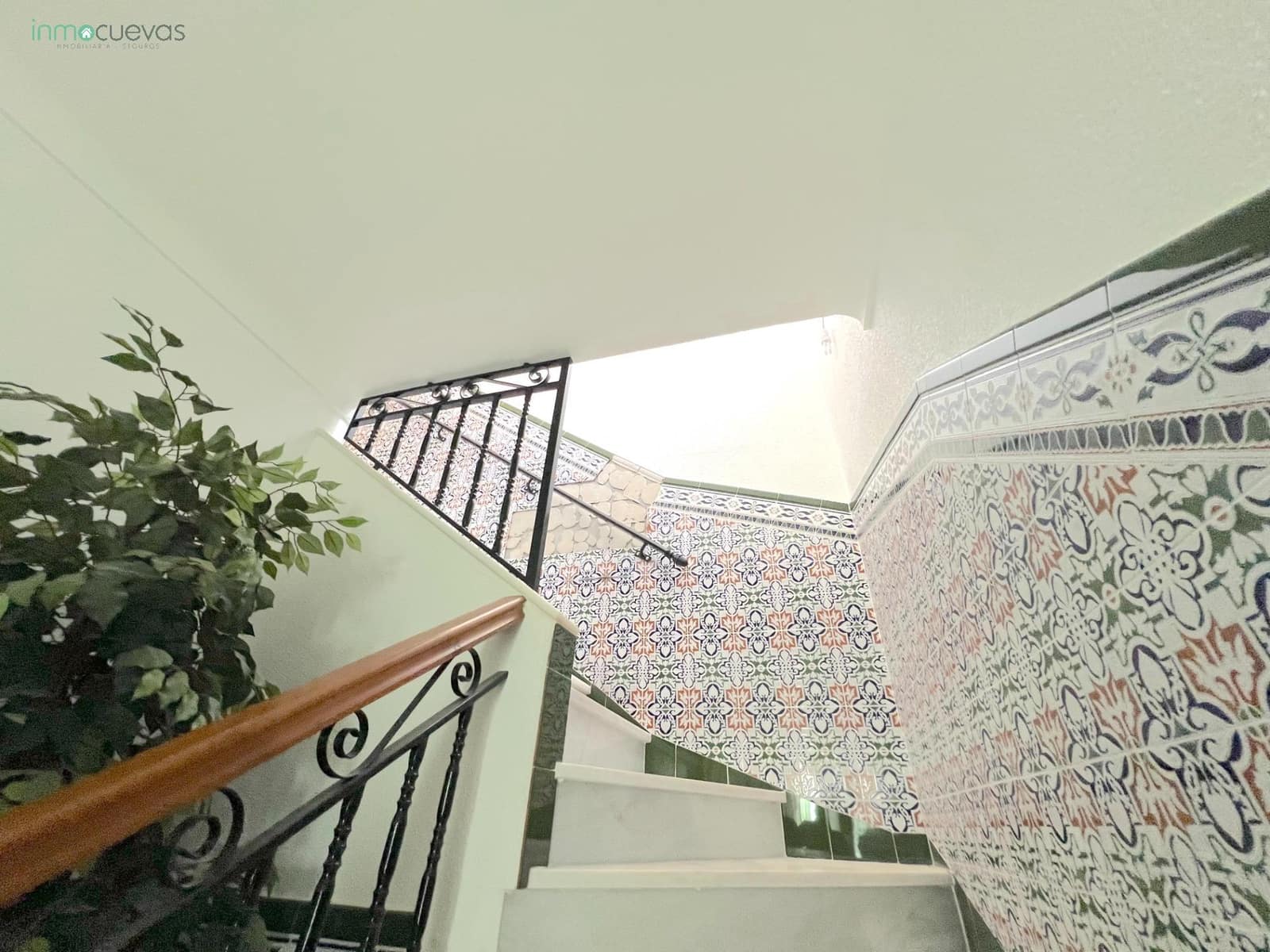 5 bedroom Villa for sale in Cuevas del Almanzora with garage - € 140,000 (Ref: 8907422)