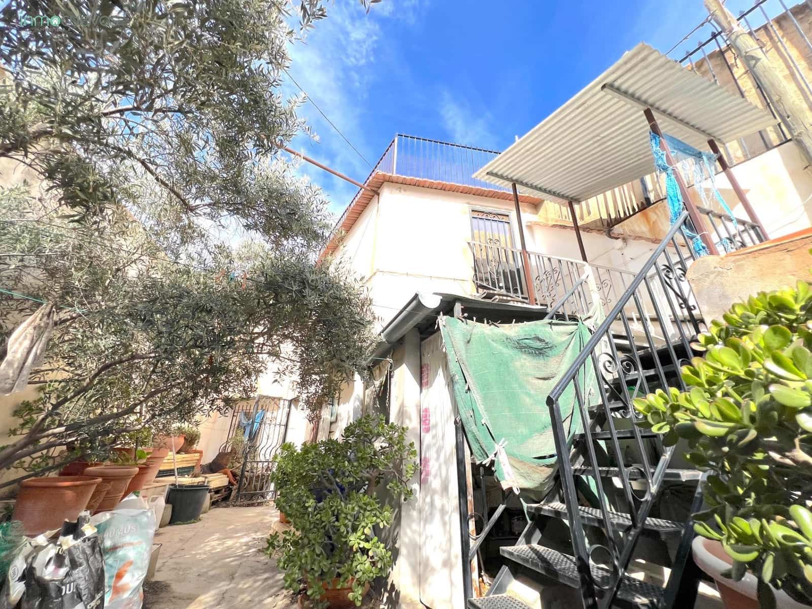 5 bedroom Villa for sale in Cuevas del Almanzora with garage - € 140,000 (Ref: 8907422)