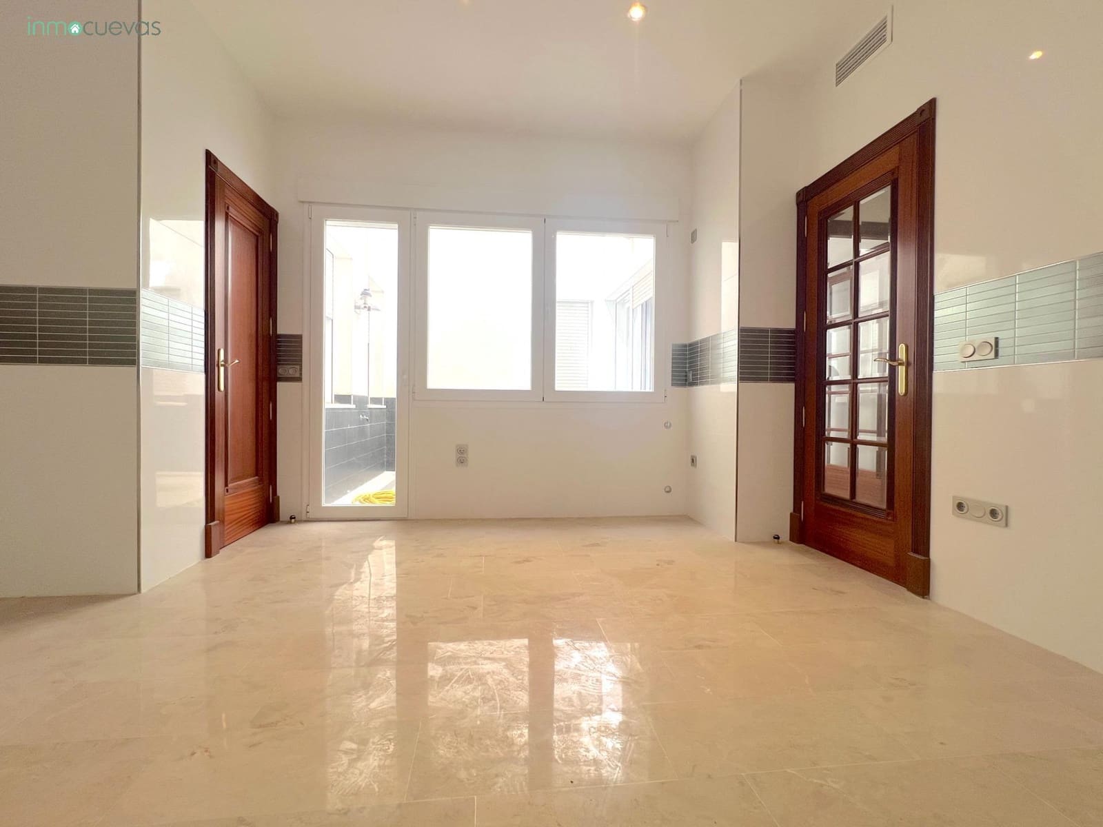 5 soveværelse Lejlighed til salg i Cuevas del Almanzora - € 195.000 (Ref: 9059472)