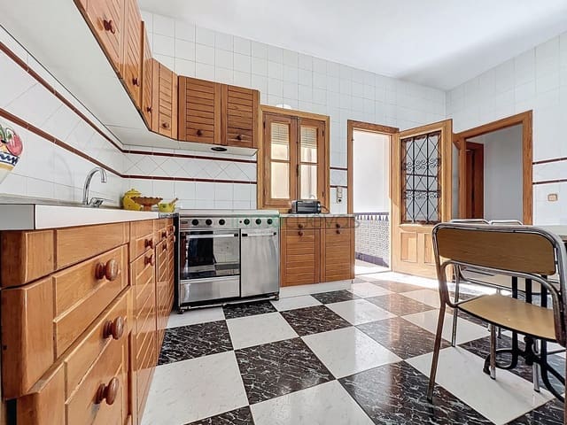 Piso de 4 habitaciones en Vera en venta - 175.000 € (Ref: 9335046)