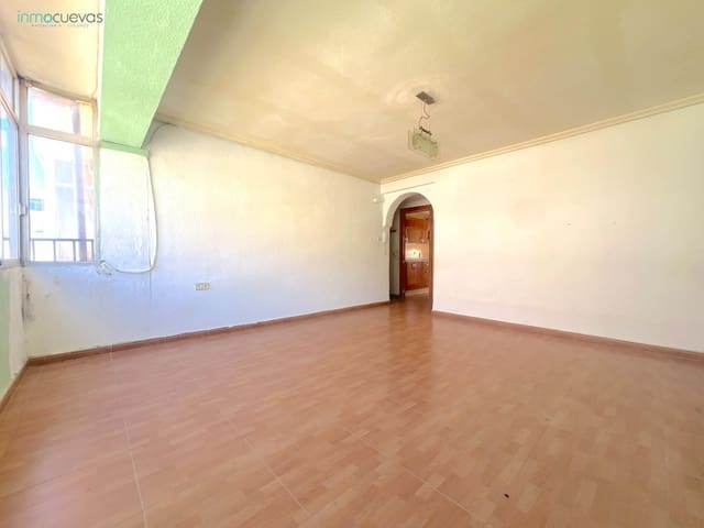 2 slaapkamer Flat te koop in Almería stad - € 117.000 (Ref: 9349655)