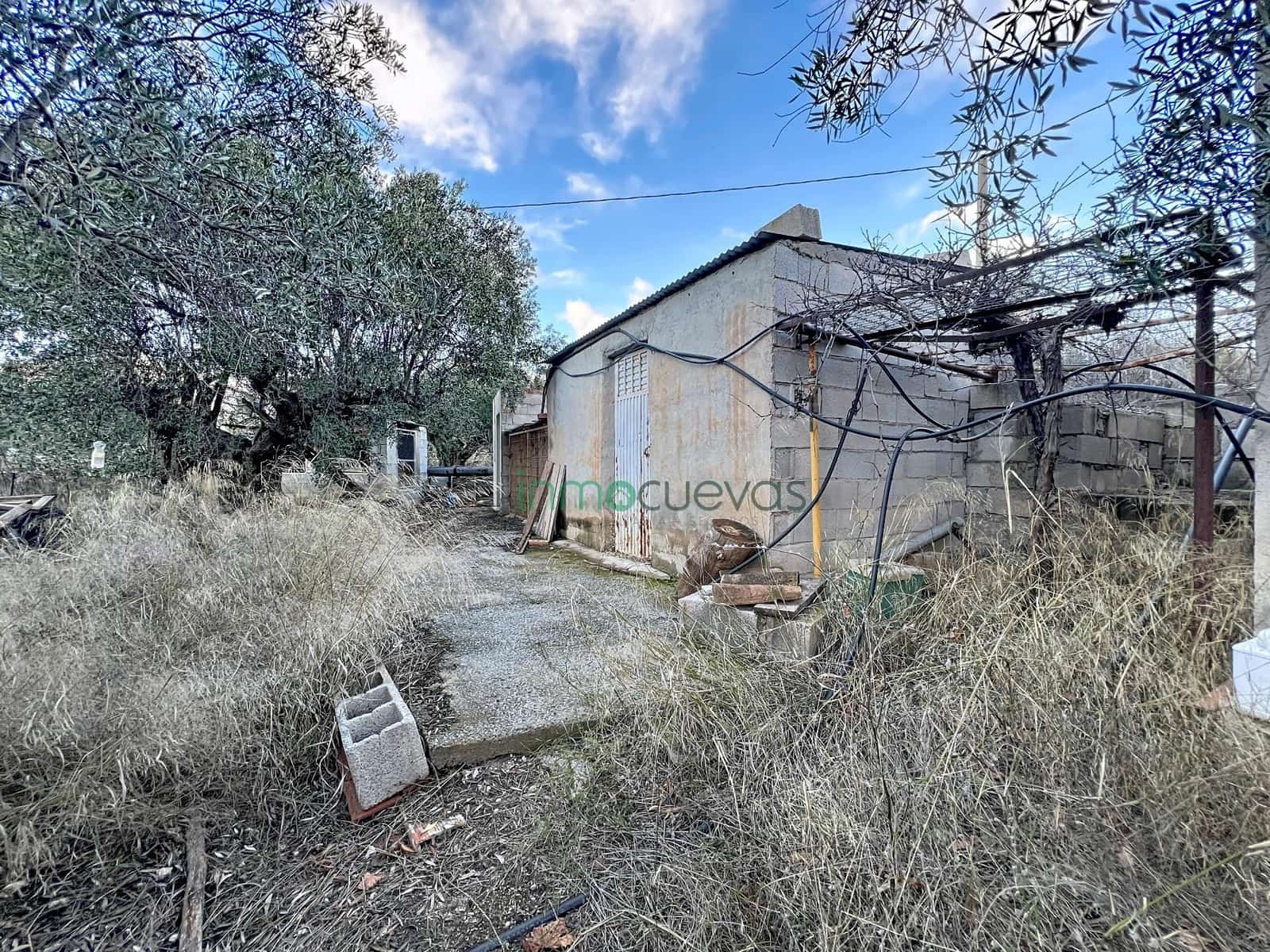 Rakentamaton maa myytävänä paikassa Somontin - 29 000 € (Ref: 9491511)