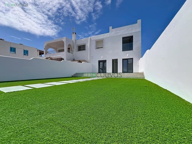 Adosado de 4 habitaciones en Mojácar en venta - 444.900 € (Ref: 9674330)