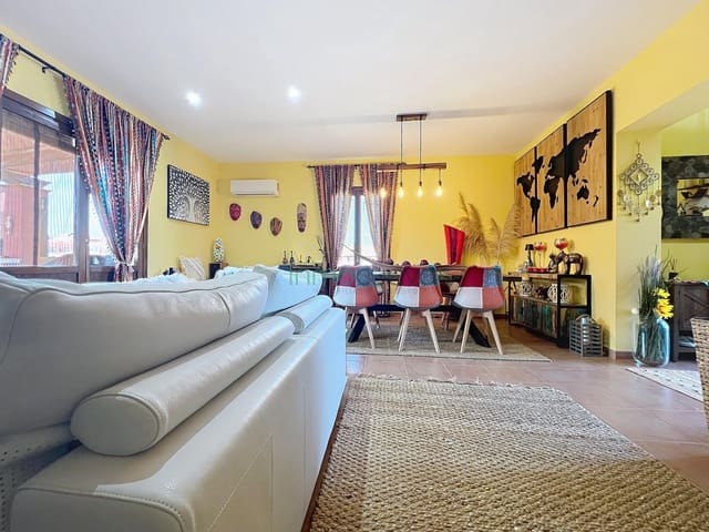 Ático de 2 habitaciones en Valle del Este, Vera en venta con piscina - 179.000 € (Ref: 9698878)