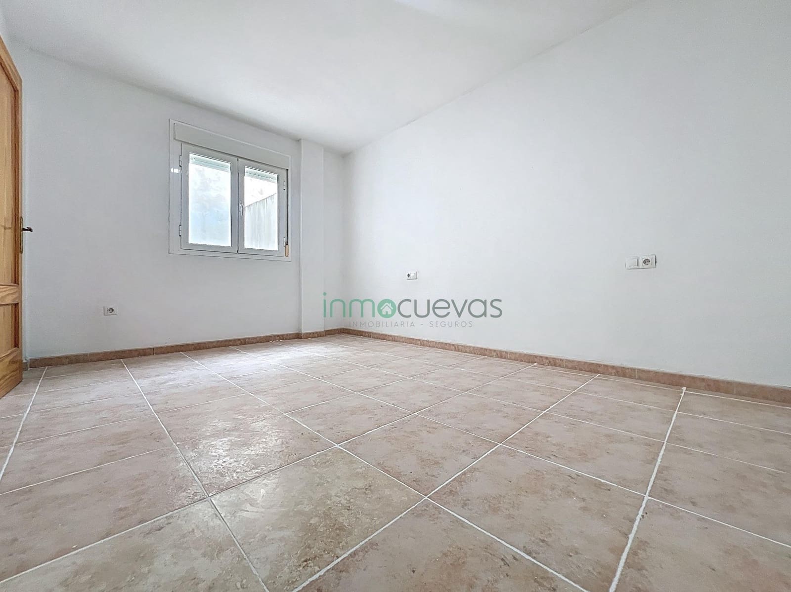 4 bedroom Flat for sale in Cuevas del Almanzora - € 125,000 (Ref: 9712070)