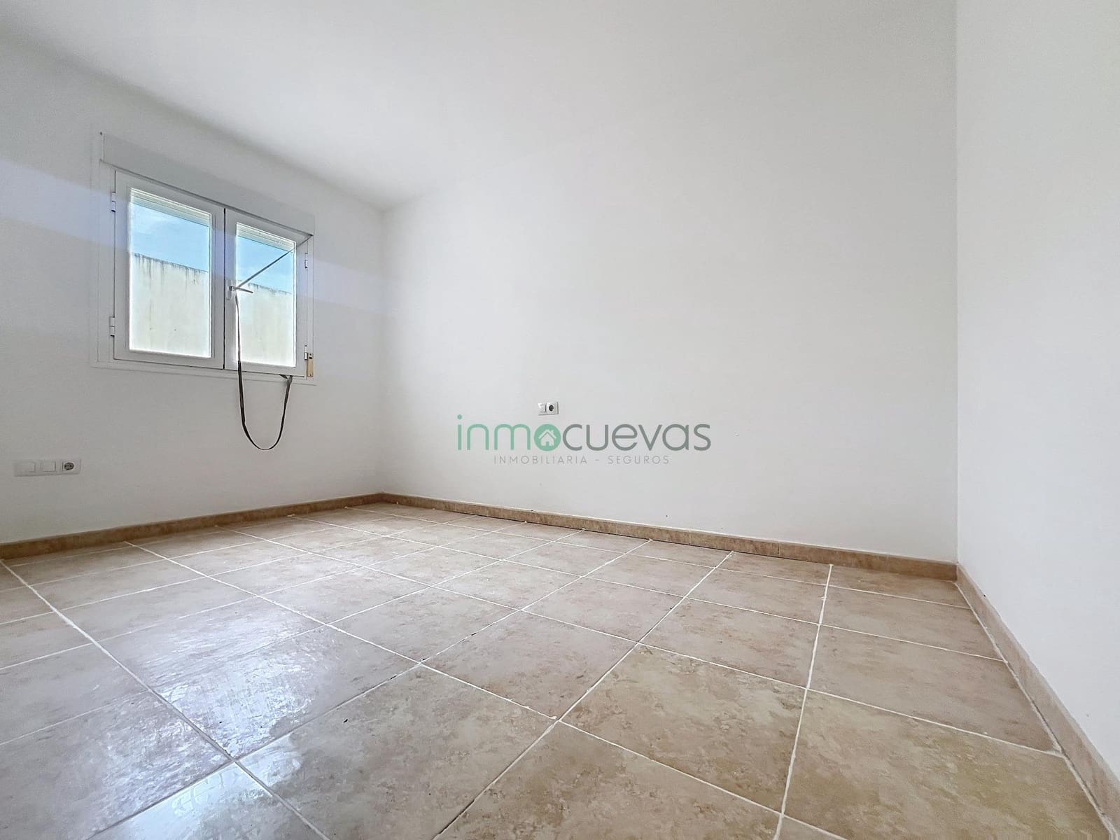 4 bedroom Flat for sale in Cuevas del Almanzora - € 125,000 (Ref: 9712070)