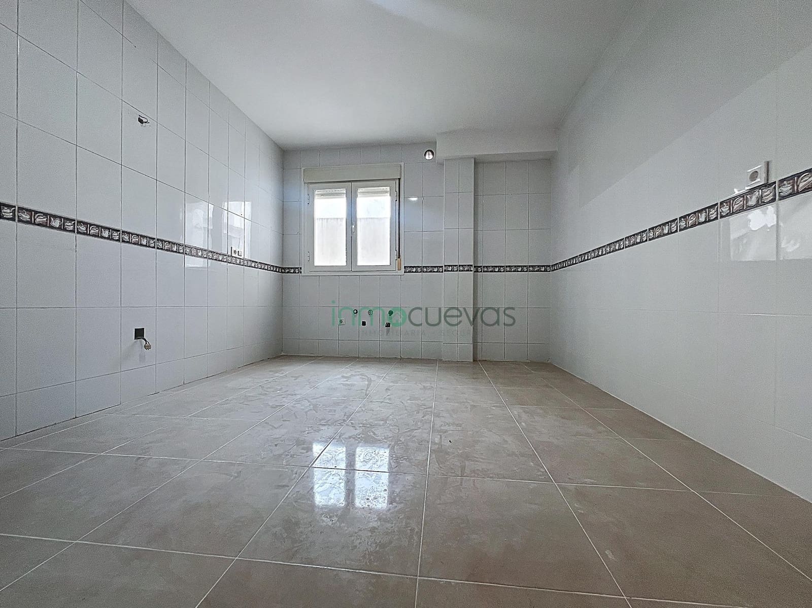 4 bedroom Flat for sale in Cuevas del Almanzora - € 125,000 (Ref: 9712070)