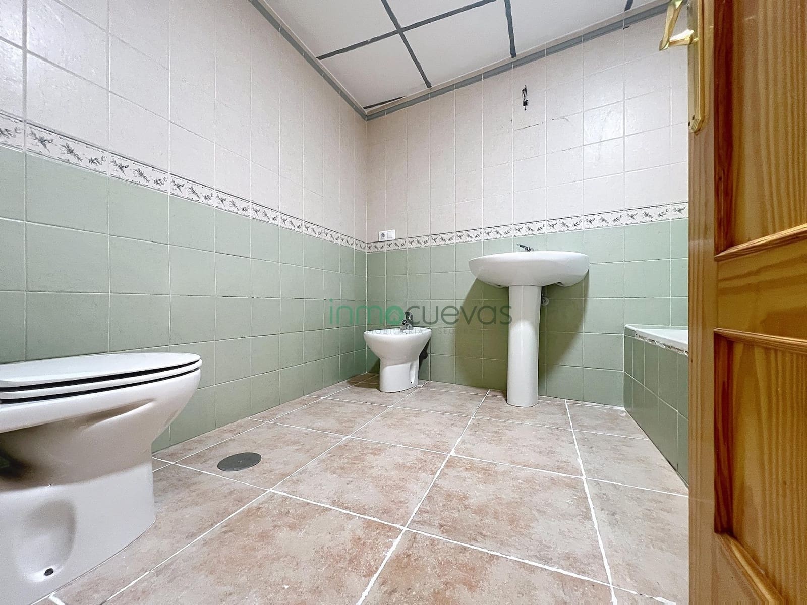 4 bedroom Flat for sale in Cuevas del Almanzora - € 125,000 (Ref: 9712070)