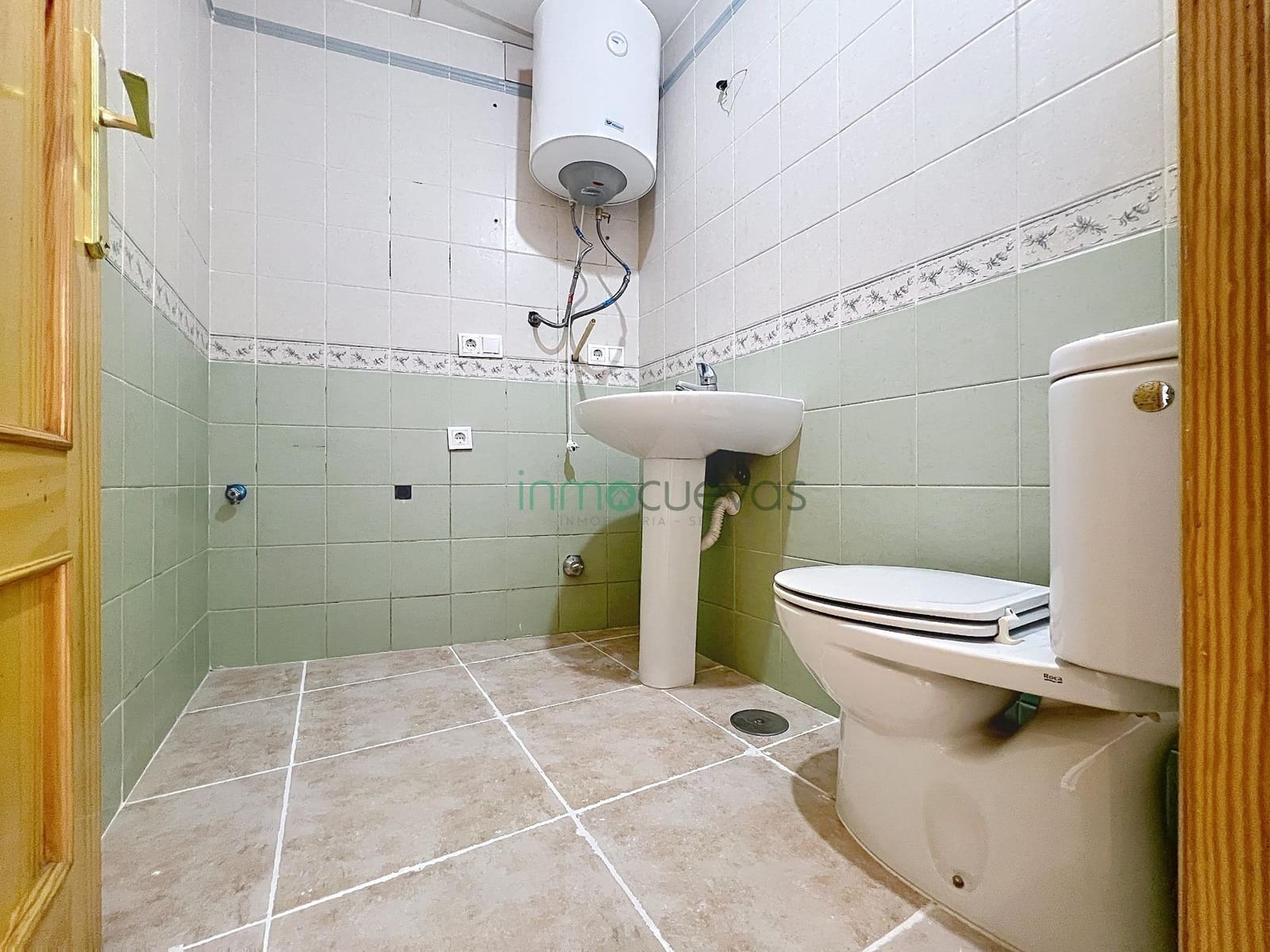 4 bedroom Flat for sale in Cuevas del Almanzora - € 125,000 (Ref: 9712070)