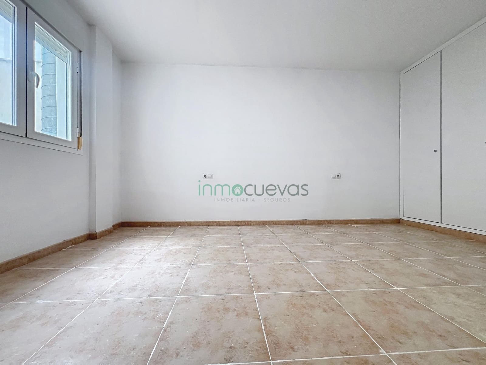 4 bedroom Flat for sale in Cuevas del Almanzora - € 125,000 (Ref: 9712070)