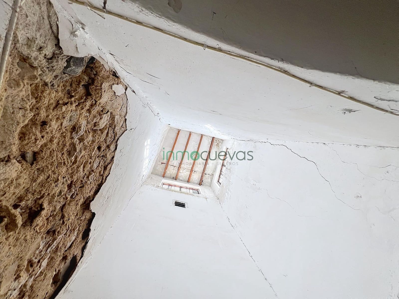 4 bedroom Semi-detached Villa for sale in Cuevas del Almanzora - € 45,000 (Ref: 9721796)