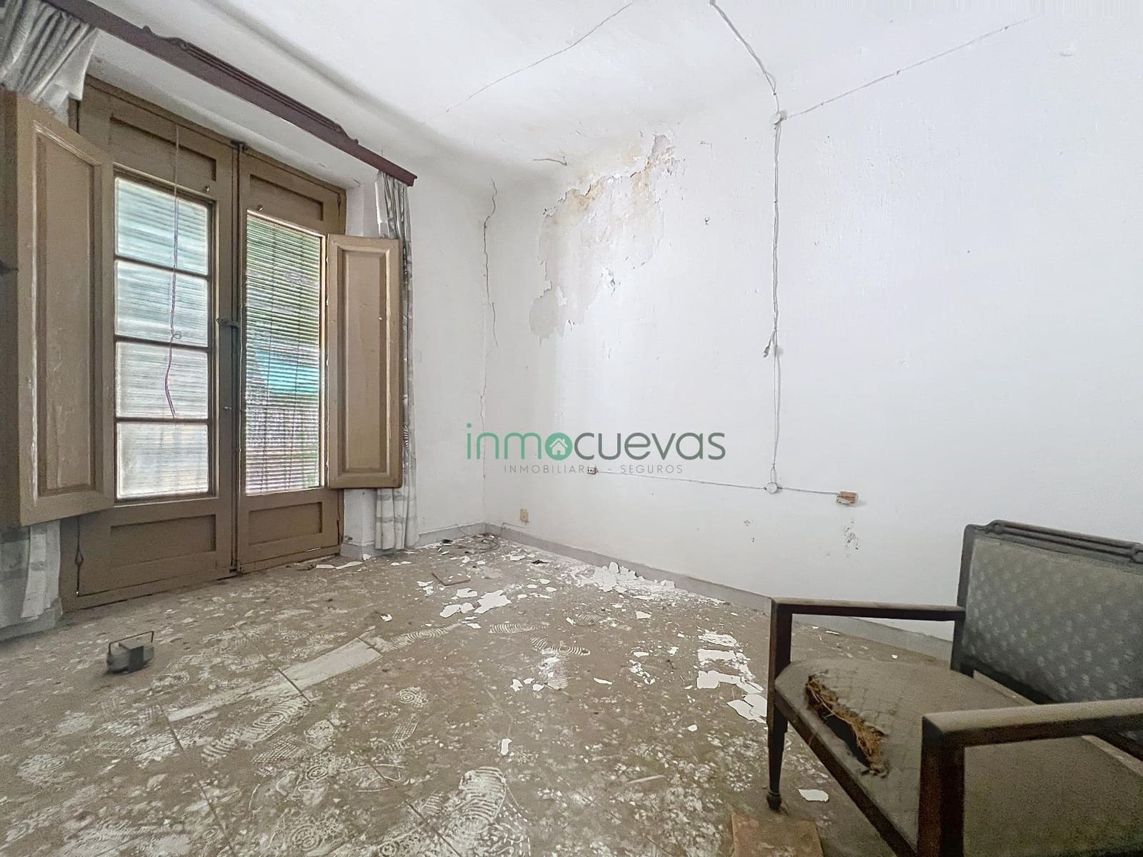 4 bedroom Semi-detached Villa for sale in Cuevas del Almanzora - € 45,000 (Ref: 9721796)