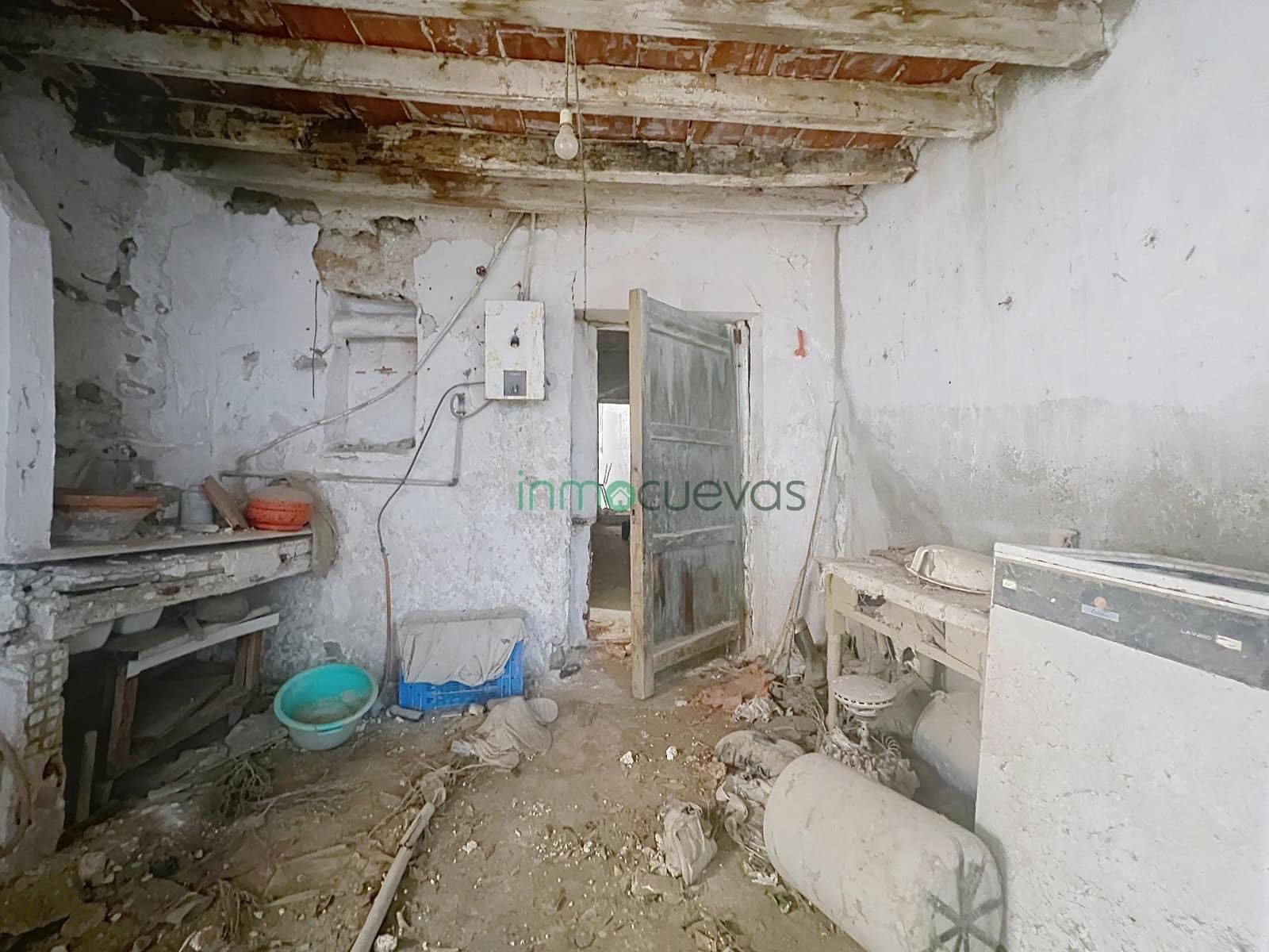 4 bedroom Semi-detached Villa for sale in Cuevas del Almanzora - € 45,000 (Ref: 9721796)