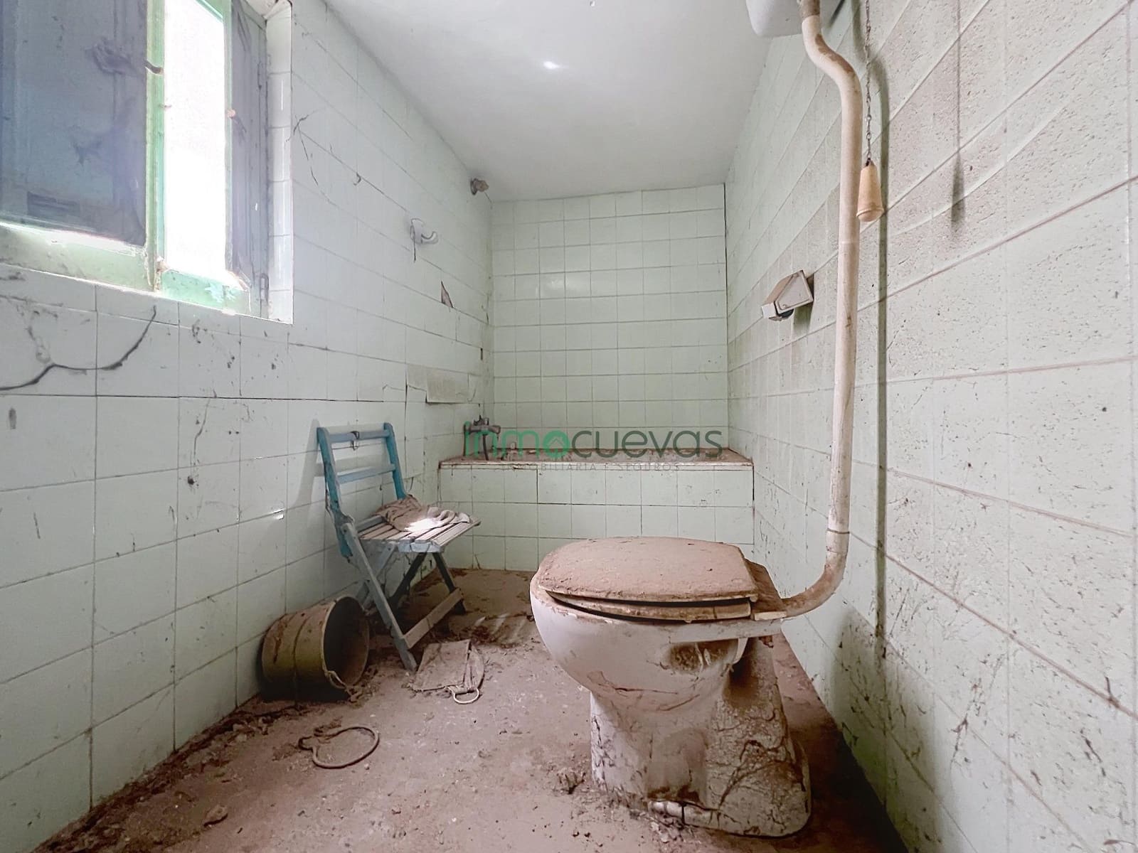 4 bedroom Semi-detached Villa for sale in Cuevas del Almanzora - € 45,000 (Ref: 9721796)