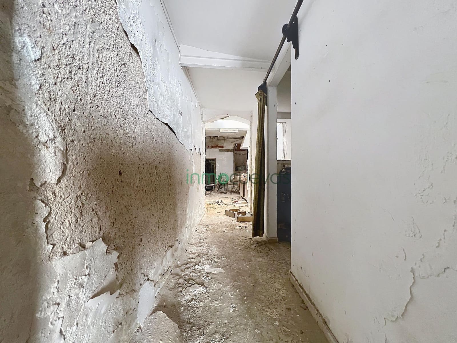 4 bedroom Semi-detached Villa for sale in Cuevas del Almanzora - € 45,000 (Ref: 9721796)